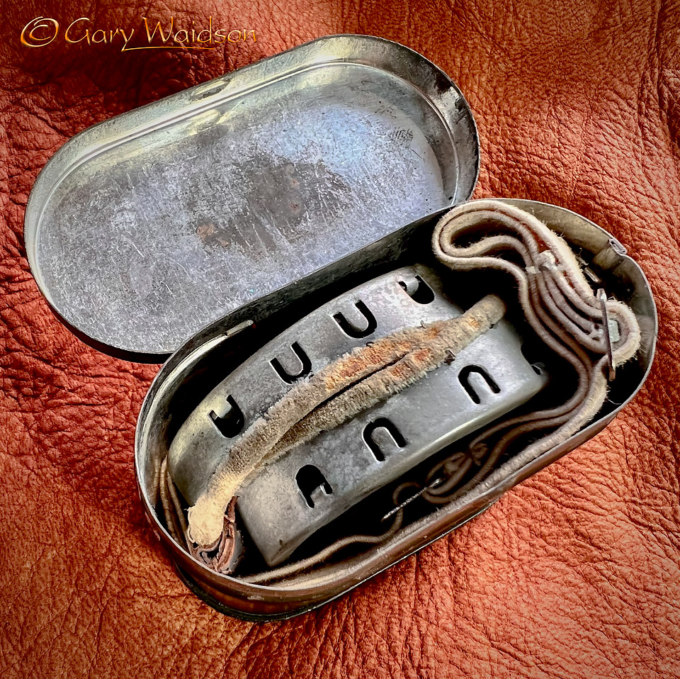 Old School / Vintage Snow Goggles - Ice Raven - Sub Zero Adventure - Copyright Gary Waidson, All rights reserved