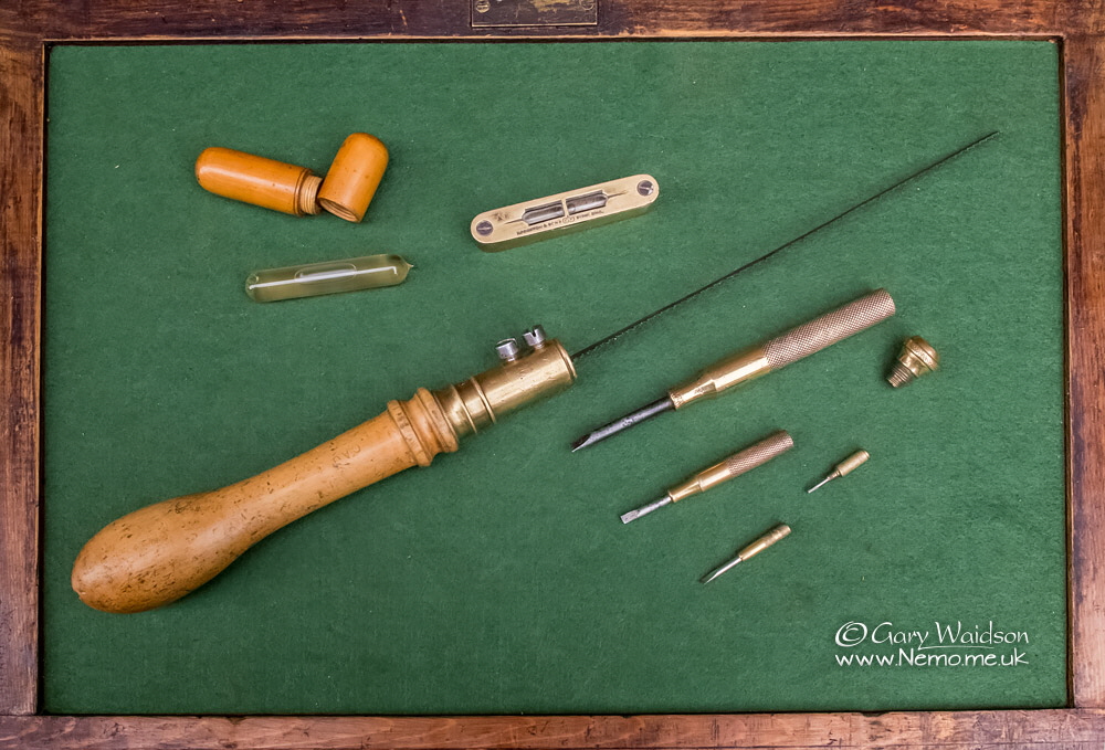 Pad-Saw, Levels and Turnscrew © Gary Waidson - www.Nemo.me.uk Pad-Saw, Levels and Turnscrew © Gary Waidson - www.Nemo.me.uk