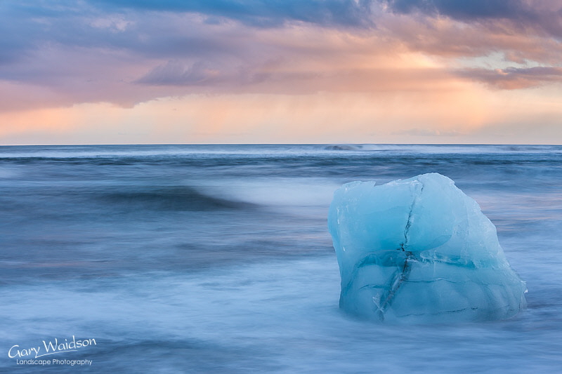 J�kuls�rl�n (Jokulsarlon), Iceland - Photo Expeditions - � Gary Waidson - All Rights Reserved